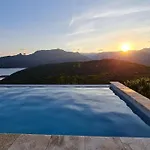 Casa Albelo Do Geres Κατάλυμα σε φάρμα *