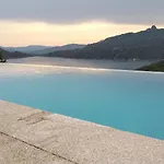 Casa Albelo Do Geres Κατάλυμα σε φάρμα *