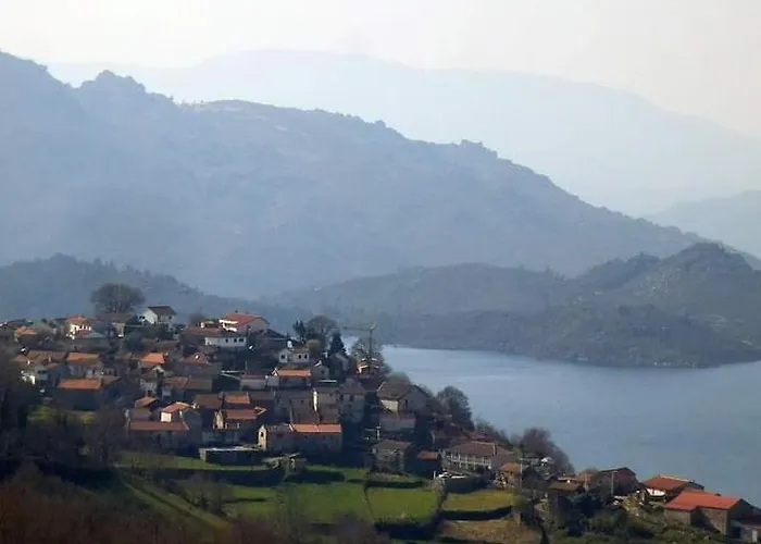 Casa Albelo Do Gerês Alojamento de Turismo Rural Montalegre